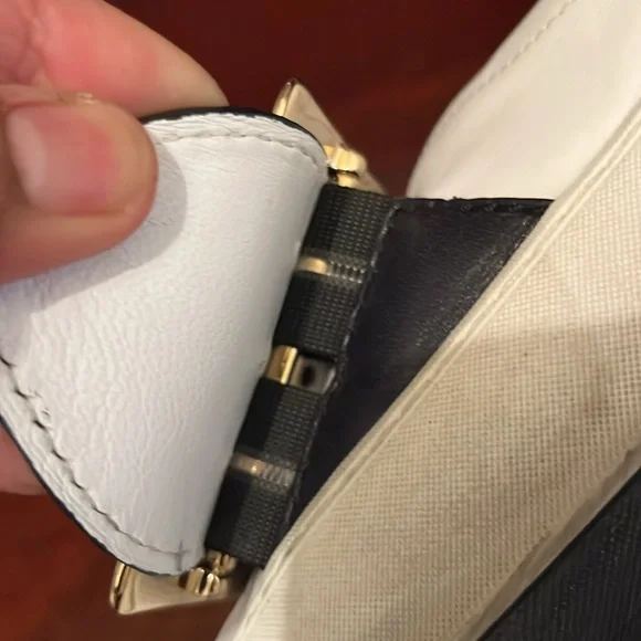 Burberry women sneakers shoes - Picture 9 of 13